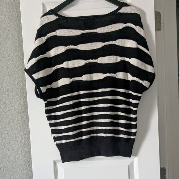 IZ Byer black and white striped sweater - Picture 2 of 7